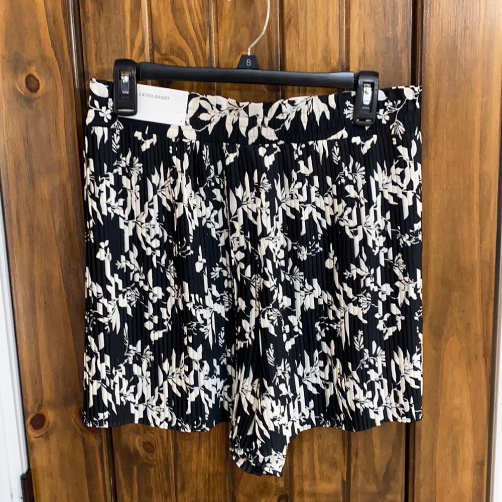 Ann Taylor Factory pleated shorts